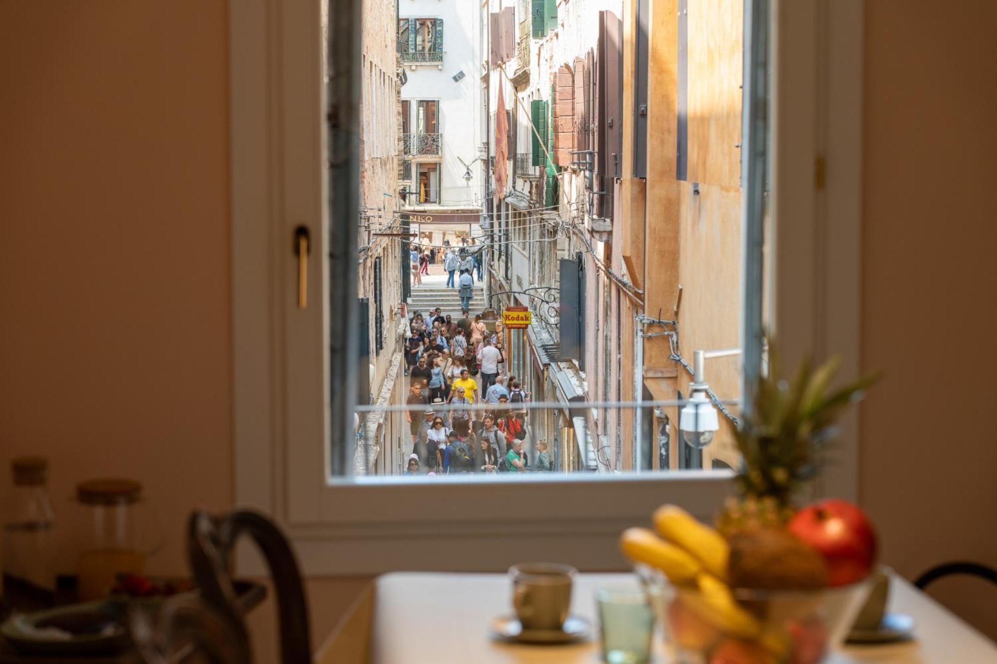 Ve.N.I.Ce. Cera Ai Leoncini Apartment Venesia Bagian luar foto